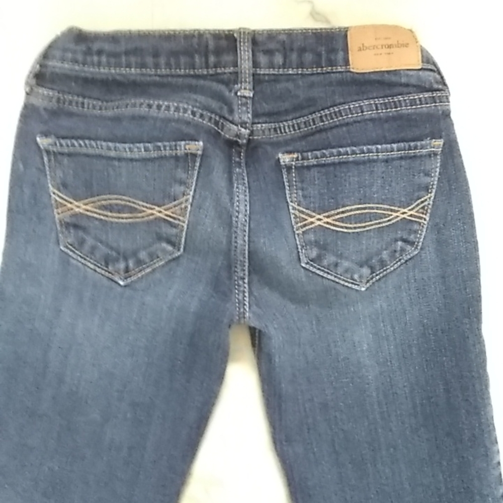 Abercrombie cute stretch jeans. - Picture 11 of 13
